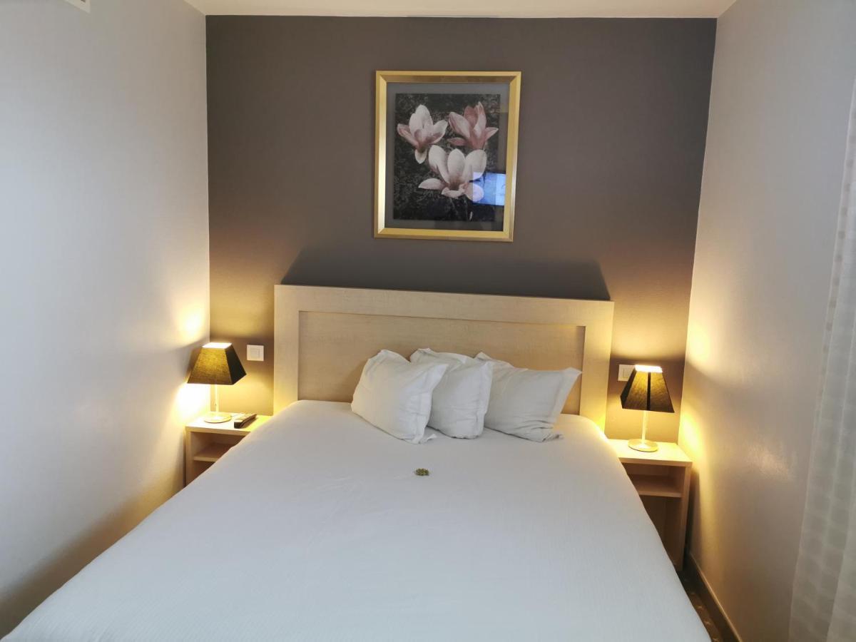 Hotel Les Palis Grand-Fougeray Bagian luar foto