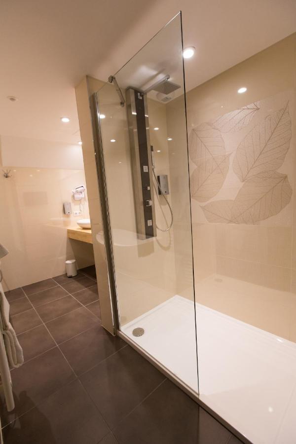 Hotel Les Palis Grand-Fougeray Bagian luar foto