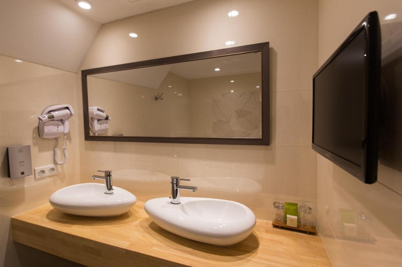 Hotel Les Palis Grand-Fougeray Bagian luar foto